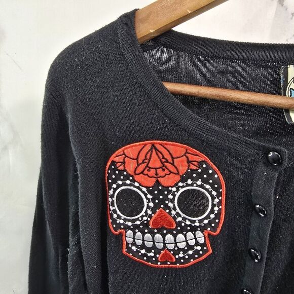 HT Cardigan Womens Small Black Sugar Skulls Dia Los Muertes Sweater Too Fast - Picture 2 of 11